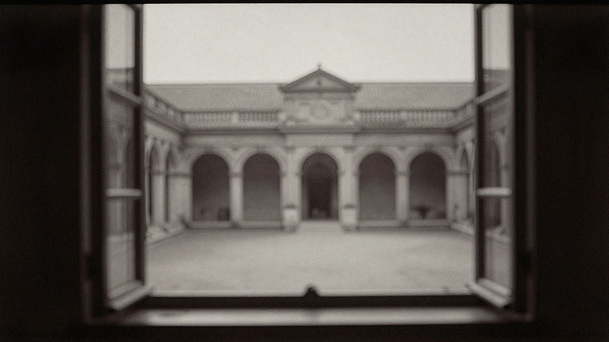 ニェプスの世界最古の写真をイメージした窓辺の風景